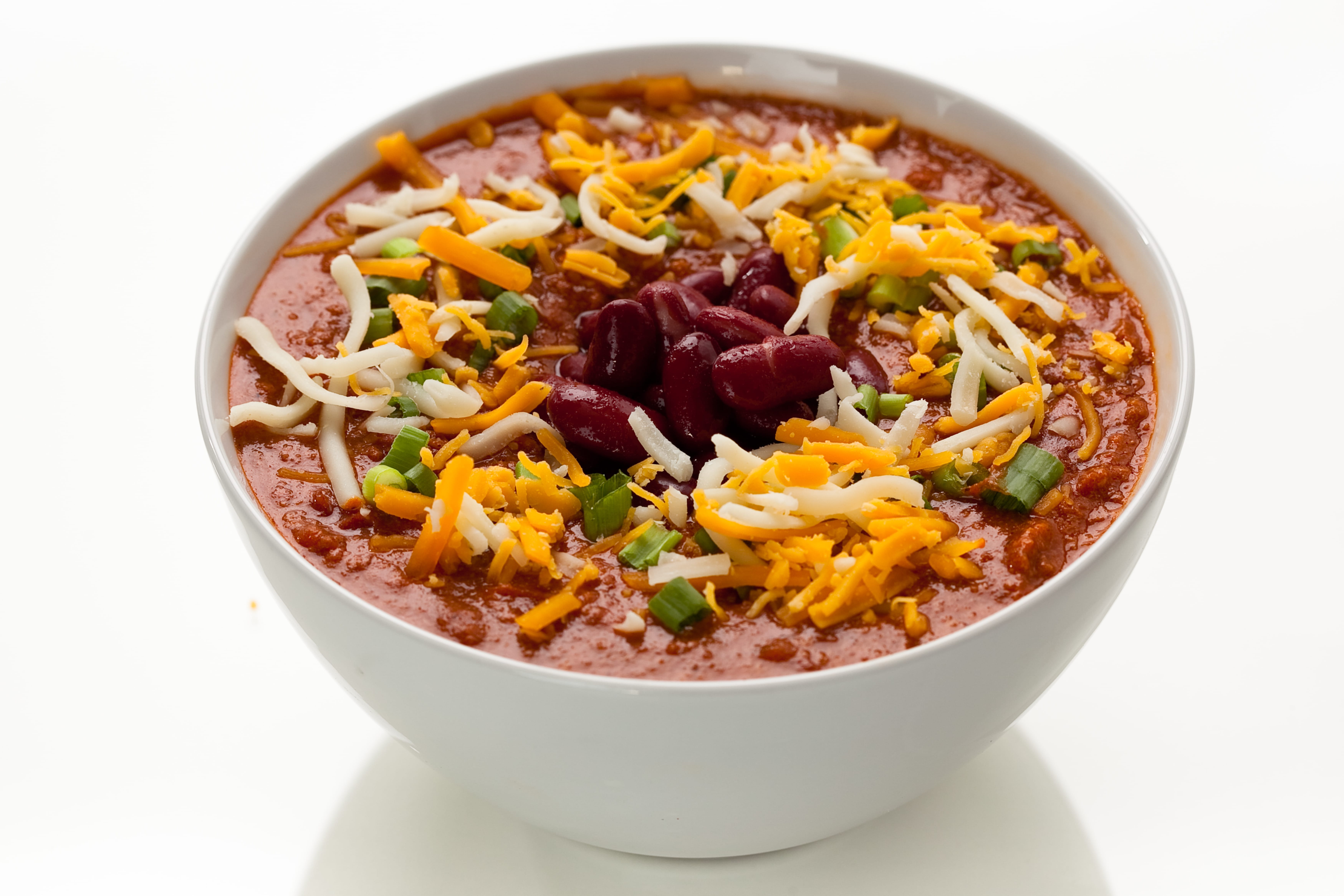 Turkey Chili with Seasoned Veggies & Shredded Cheese Recipe | SlimFast