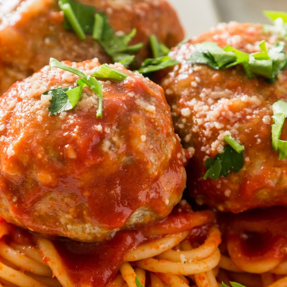 Italian Meatballs with Whole Grain Pasta Recipe | SlimFast