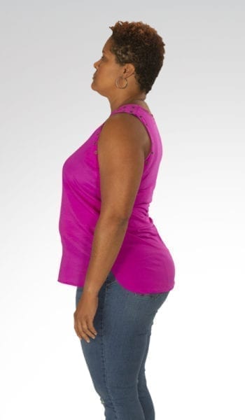 Side photo of Raquel before losing weight on the SlimFast Plan