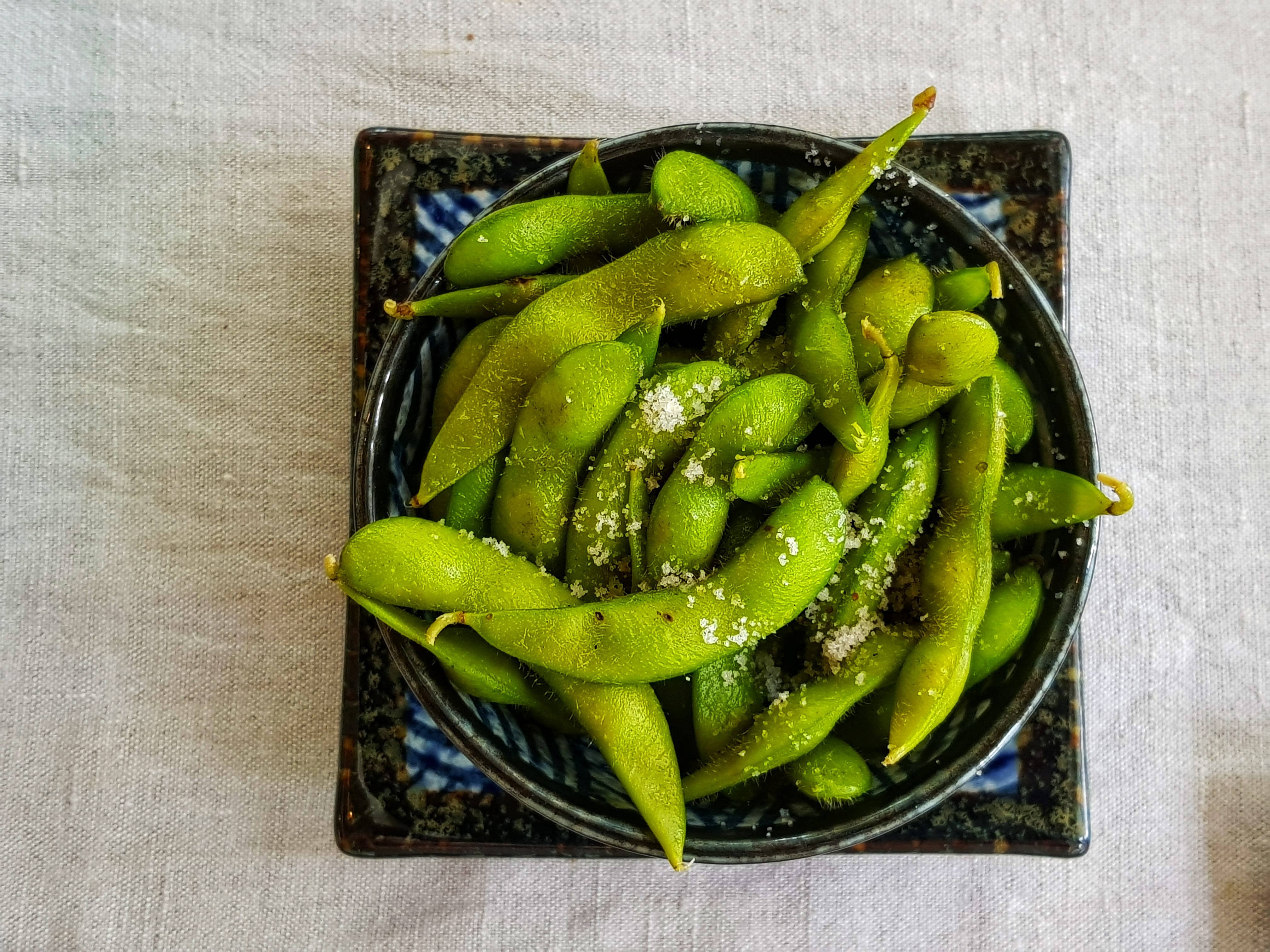 Crispy Parmesan Garlic Edamame Recipe | SlimFast